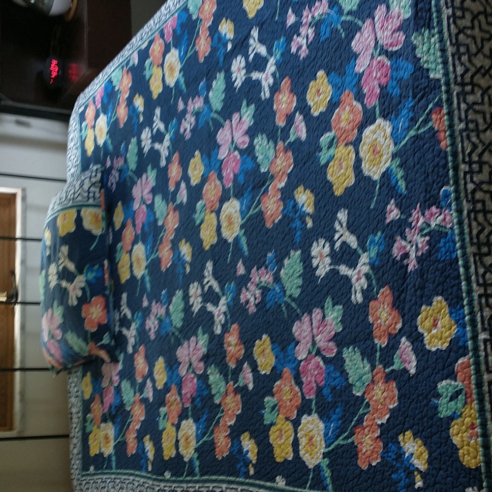 Vera Bradley Twin Quilt pattern "Maybe Navy," with matching standard pillow sham